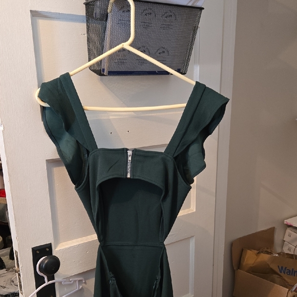 Petal & Pup One-Shoulder Emerald Dress - Picture 5 of 7